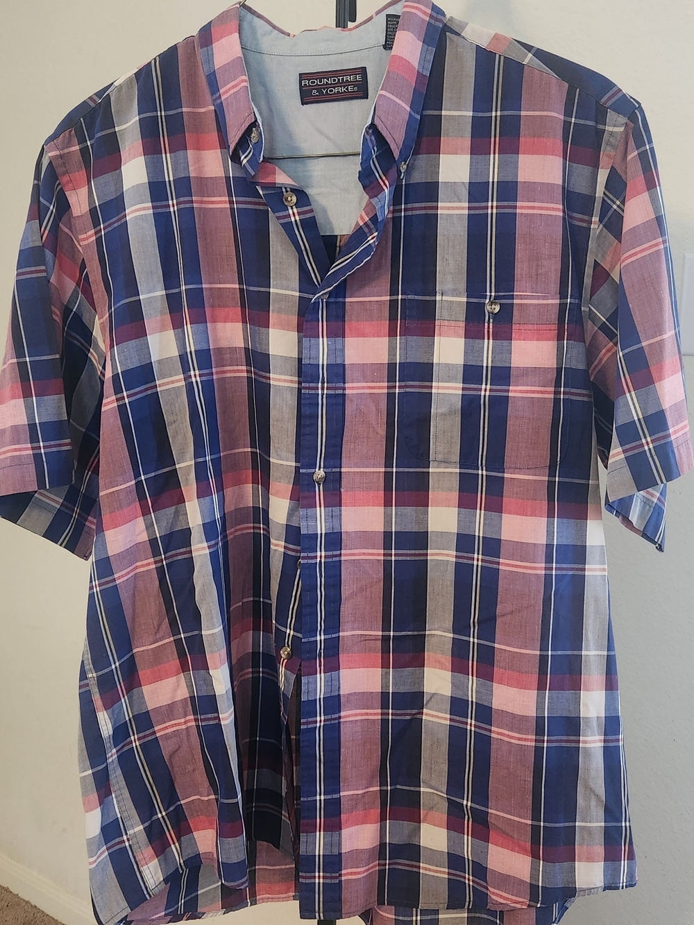 Roundtree & Yorke Navy and Pink Plaid Short-Sleeve Button-Up Shirt